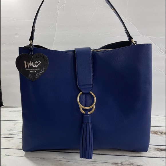 Imoshion Handbags - NWT Imoshion Hobo Bag - vegan leather